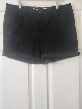 Seven7 Black Rolled Hem Distressed Denim Shorts - Women' 18